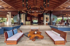 Indura Beach & Golf Resort, Curio Collection by Hilton