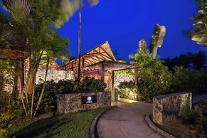 Indura Beach & Golf Resort, Curio Collection by Hilton