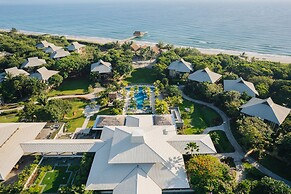 Indura Beach & Golf Resort, Curio Collection by Hilton