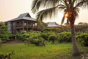 Indura Beach & Golf Resort, Curio Collection by Hilton