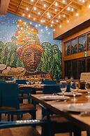 Indura Beach & Golf Resort, Curio Collection by Hilton