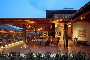 Indura Beach & Golf Resort, Curio Collection by Hilton