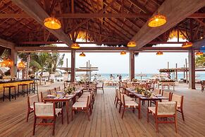 Indura Beach & Golf Resort, Curio Collection by Hilton