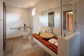 Indura Beach & Golf Resort, Curio Collection by Hilton