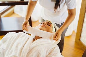 Indura Beach & Golf Resort, Curio Collection by Hilton