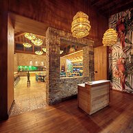 Indura Beach & Golf Resort, Curio Collection by Hilton