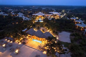 Indura Beach & Golf Resort, Curio Collection by Hilton