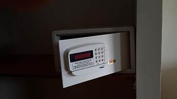 Express Inn Coronado Hotel & Camping