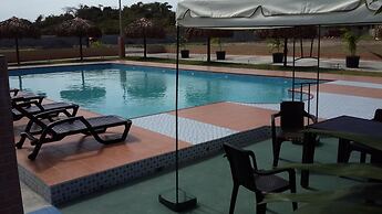 Express Inn Coronado Hotel & Camping