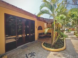 Laguna Gili Beach Resort