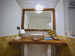 Laguna Gili Beach Resort