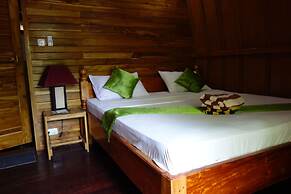 Banana Leaf Bungalows