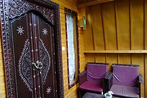 Banana Leaf Bungalows