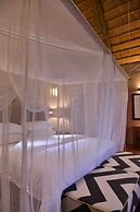 Victoria Falls Safari Suites