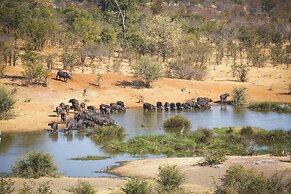 Victoria Falls Safari Suites