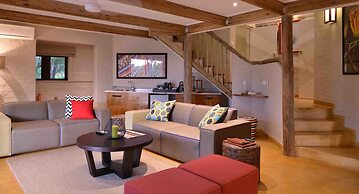 Victoria Falls Safari Suites