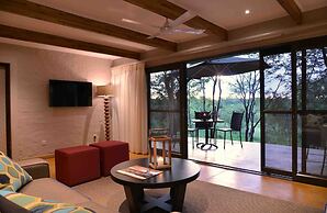 Victoria Falls Safari Suites