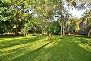 Victoria Falls Safari Suites