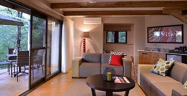 Victoria Falls Safari Suites