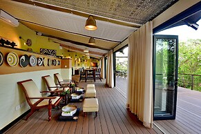 Victoria Falls Safari Suites