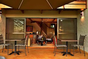 Victoria Falls Safari Suites