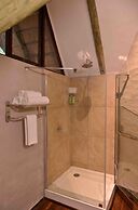 Victoria Falls Safari Suites