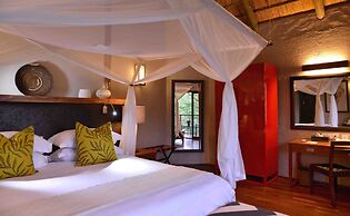 Victoria Falls Safari Suites