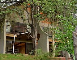 Victoria Falls Safari Suites