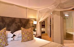 Victoria Falls Safari Suites