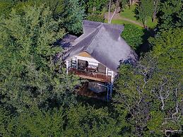 Victoria Falls Safari Suites