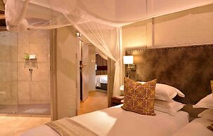Victoria Falls Safari Suites