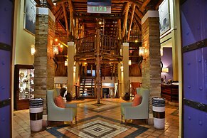 Victoria Falls Safari Suites