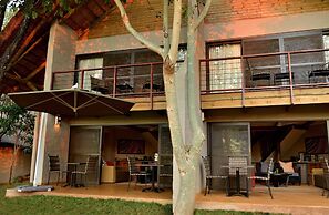 Victoria Falls Safari Suites