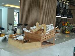 Glyfada Riviera Hotel