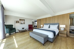 Glyfada Riviera Hotel