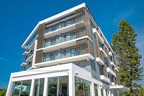 Glyfada Riviera Hotel