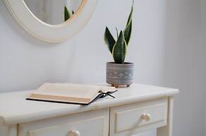 Petros Studios & Suites