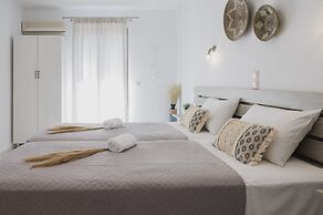 Petros Studios & Suites