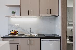 Petros Studios & Suites