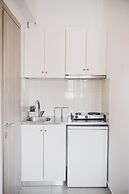 Petros Studios & Suites