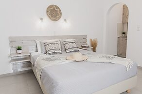 Petros Studios & Suites