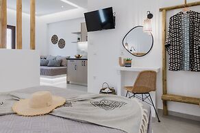 Petros Studios & Suites