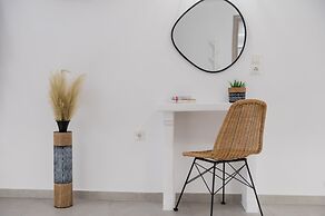 Petros Studios & Suites