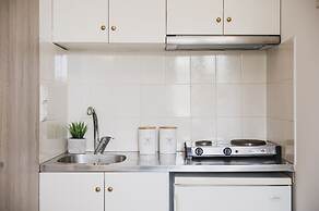 Petros Studios & Suites