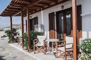 Petros Studios & Suites