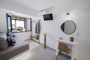 Petros Studios & Suites