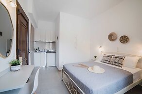 Petros Studios & Suites