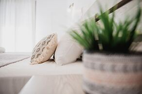 Petros Studios & Suites