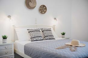 Petros Studios & Suites