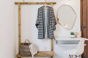 Petros Studios & Suites